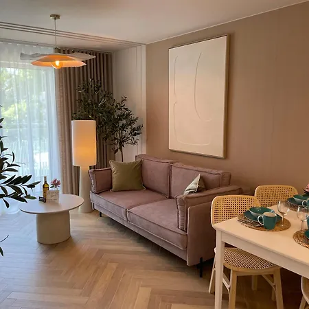 Okopowa 208 Z Garazem Apartmán